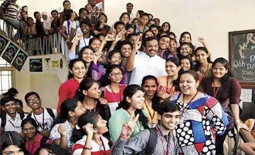 Sathaye_College